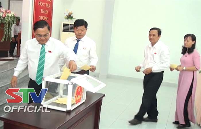 Đồng chí Nguyễn Văn Quận được bầu làm Chủ tịch UBND thành phố Sóc Trăng với 96,77% phiếu tán thành