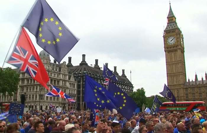 Anh thừa nhận còn nhiều vấn đề về Brexit