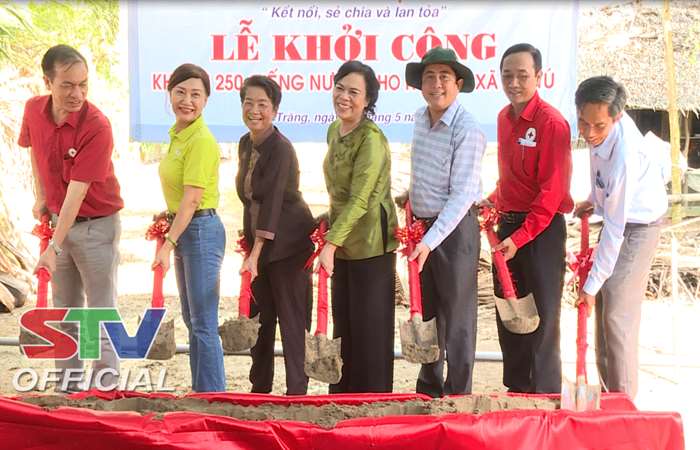 Bà con ở xã Mỹ Tú, huyện Mỹ Tú sẽ có 250 giếng nước khoan sử dụng