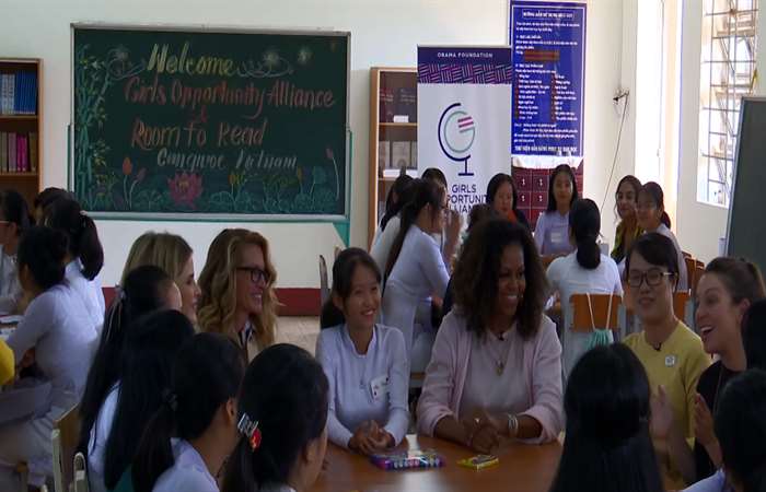 Bà Michelle Obama thăm Trường THPT Cần Giuộc, Long An