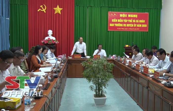 Ban Thường vụ Huyện ủy Cù Lao Dung kiểm điểm cuối năm 