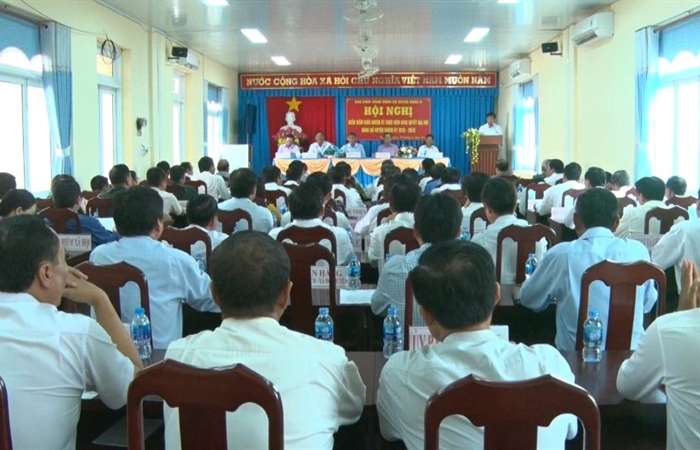 BCH Đảng bộ huyện Trần Đề hội nghị kiểm điểm giữa nhiệm kỳ