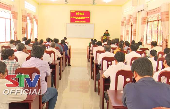 Bế giảng lớp bồi dưỡng kiến thức quốc phòng - an ninh đối tượng 3