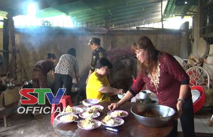 Bếp ăn từ thiện ở Ngã Năm