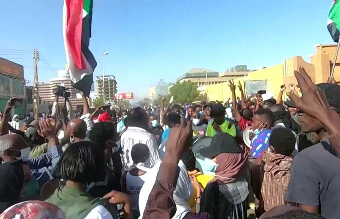 Biểu tình quy mô lớn vẫn tiếp diễn ở Sudan