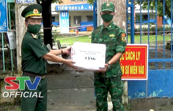  Bộ đội Biên phòng trao quà các khu cách ly, Chốt kiểm soát dịch COVID-19