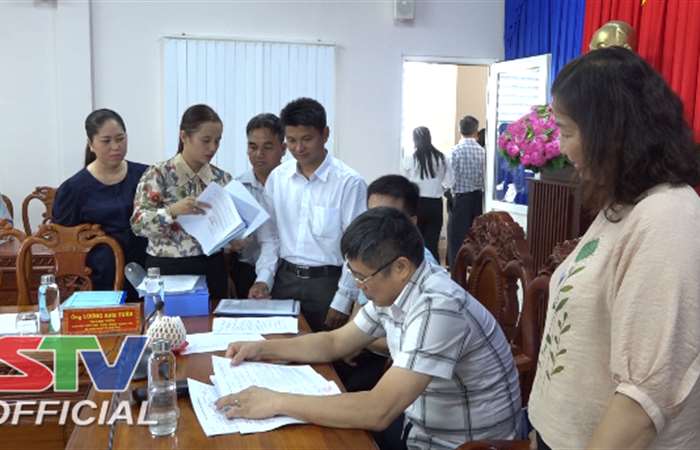 Bộ Giáo dục và Đào tạo kiểm tra công tác xóa mù chữ tại huyện Long Phú, Trần Đề
