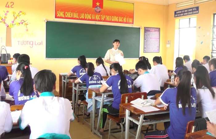 Các trường THPT ở huyện Thạnh Trị tập trung cho công tác ôn thi.