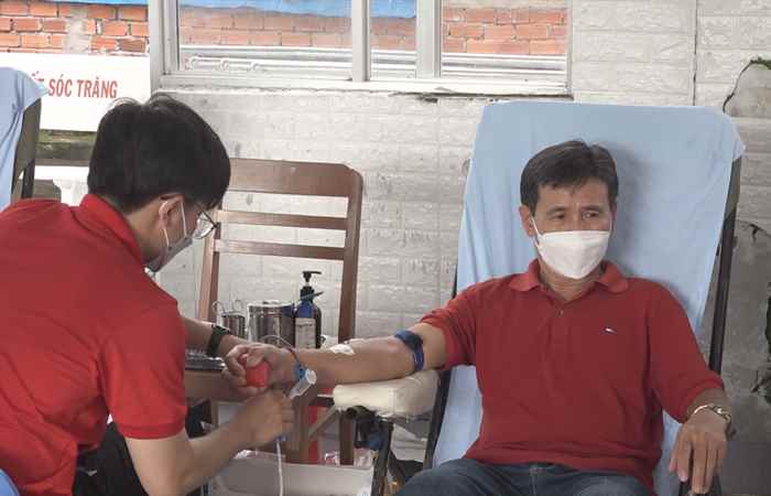 Cán bộ, giáo viên thành phố Sóc Trăng tích cực tham gia hiến máu cứu người 