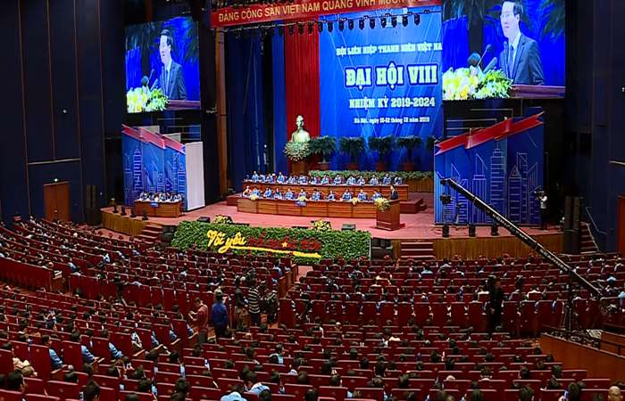 Chia sẻ về định hướng phát triển đất nước với đại biểu thanh niên
