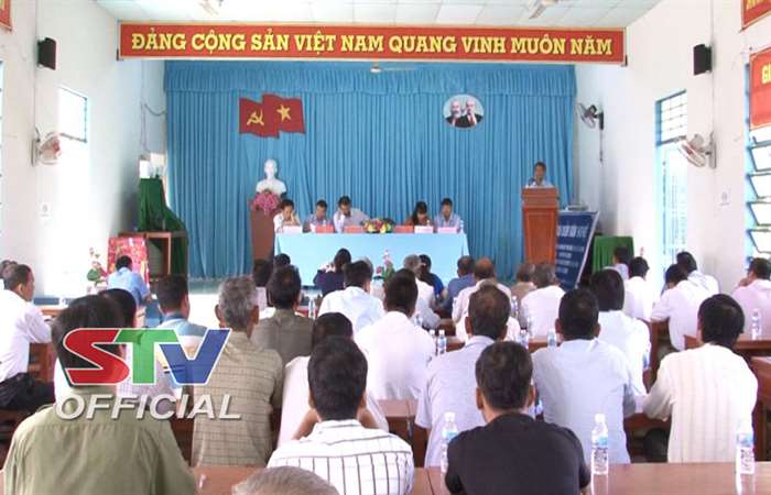 Chủ tịch HĐND tỉnh Sóc Trăng tiếp xúc cử tri tại xã Lạc Hòa.