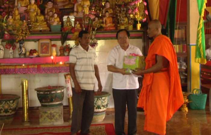 Chúc Tết Chôl Chnăm Thmây tại chùa Ô Chum