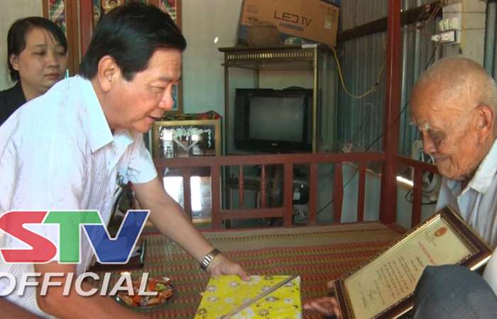 Chúc thọ người cao tuổi huyện Trần Đề