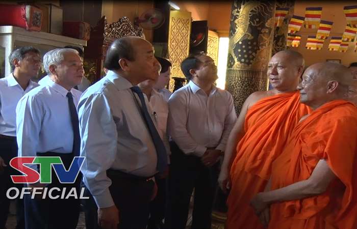 Chuyến thăm ý nghĩa của Thủ tướng Chính phủ nhân Tết cổ truyền của đồng bào Khmer