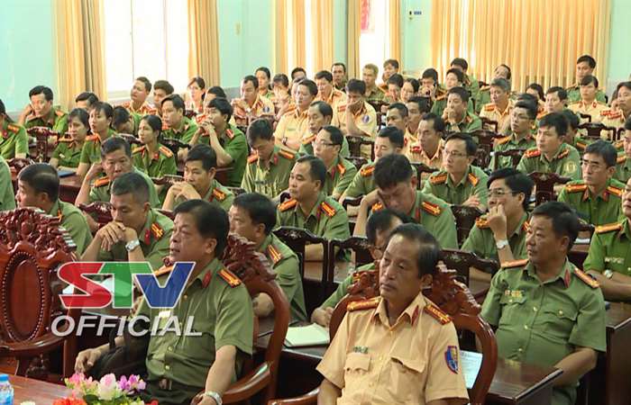 Công an Sóc Trăng tổ chức tập huấn “Nâng cao kỹ năng giao tiếp và văn hóa ứng xử”