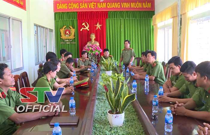 Công an tỉnh khen thưởng đột xuất cho nữ cán bộ Công an huyện Châu Thành