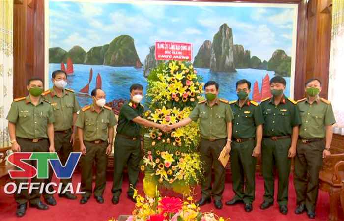 Công an tỉnh Sóc Trăng chúc mừng cán bộ, chiến sĩ Bộ CHQS tỉnh nhân ngày thành lập Quân đội Nhân dân Việt Nam  