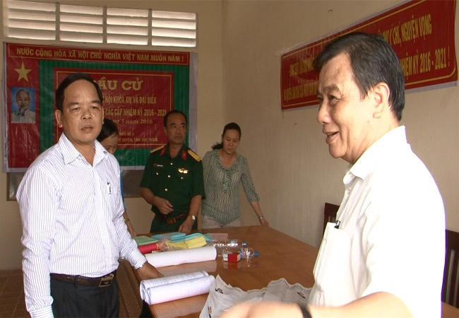  Chủ tịch UBND tỉnh Sóc Trăng kiểm tra công tác chuẩn bị bầu cử tại huyện Mỹ Xuyên