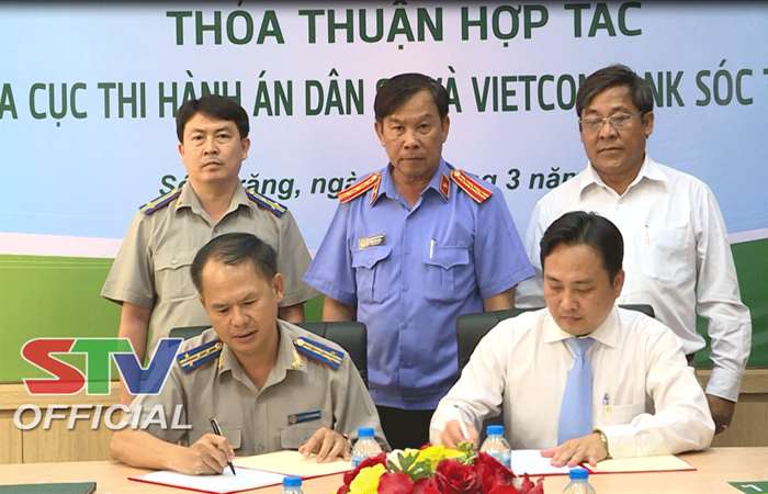  Cục thi hành án dân sự ký kết thỏa thuận hợp tác với Vietcombank - Chi nhánh Sóc Trăng