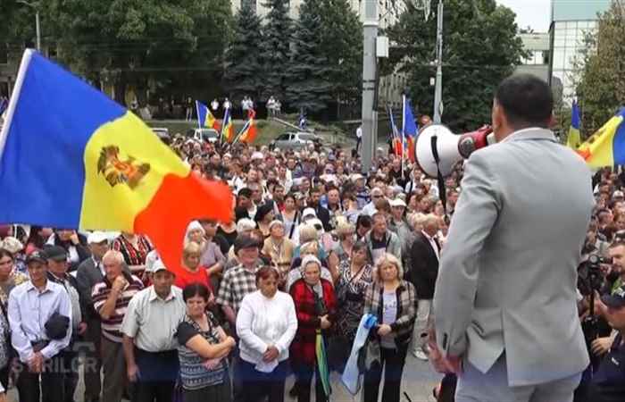 Cuộc biểu tình nhằm yêu cầu Chính phủ Moldova từ chức
