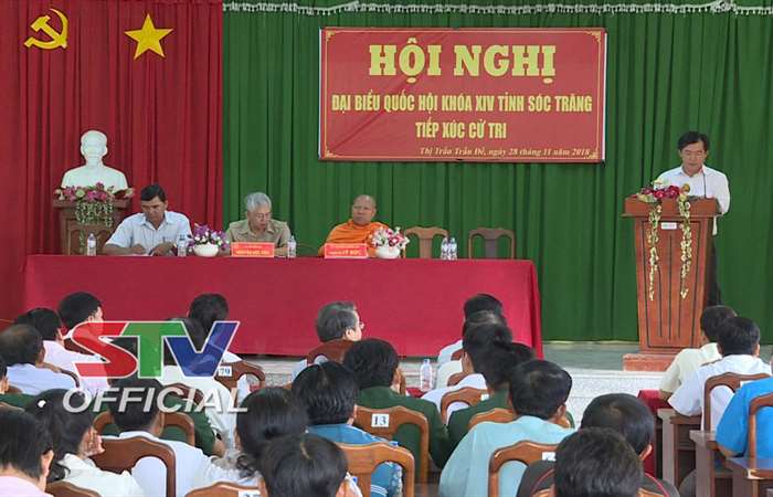 Đoàn đại biểu Quốc Hội tiếp xúc cử tri thị trấn Trần Đề