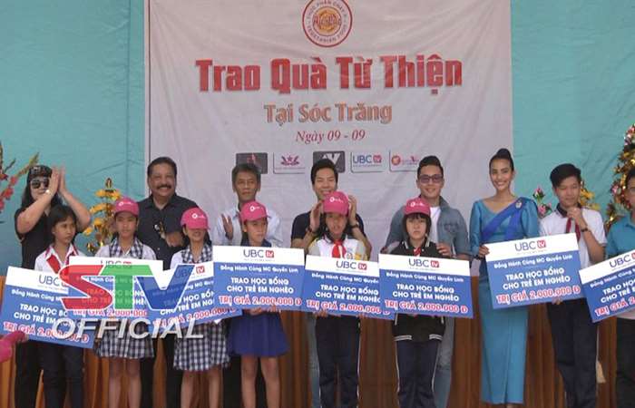 Đoàn từ thiện nghệ sĩ TP HCM tặng quà hộ nghèo và học sinh khó khăn ở Châu Thành