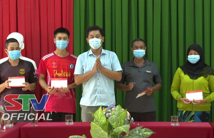Đồng bào Chăm An Giang đang sinh sống tại tỉnh Sóc Trăng được nhận hỗ trợ