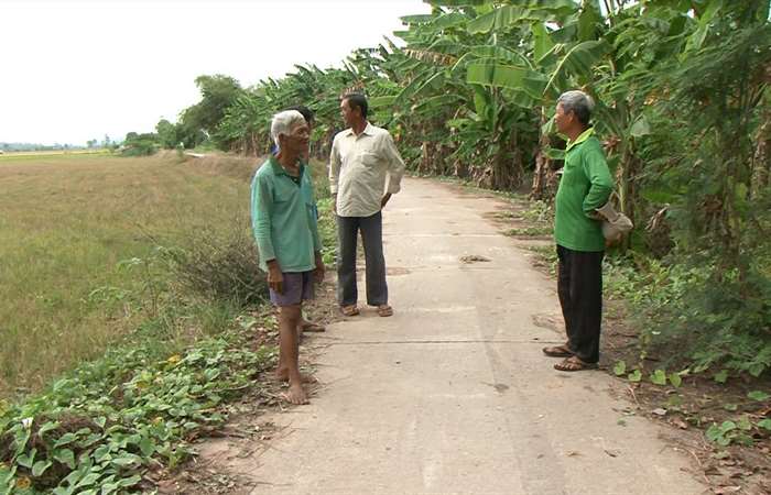 Đồng bào Khmer tham gia xây dựng nông thôn mới