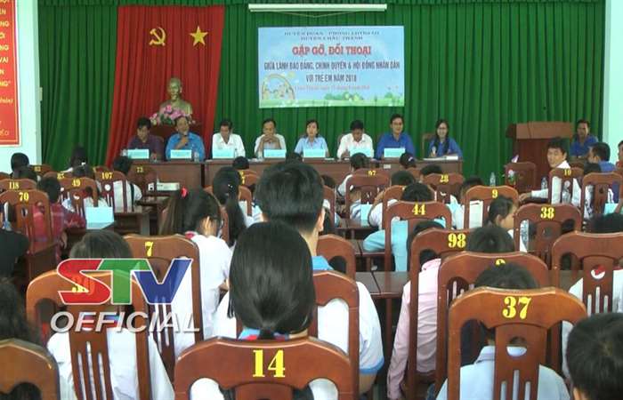 Gặp gỡ, đối thoại giữa lãnh đạo Đảng, chính quyền và HĐND với trẻ em.