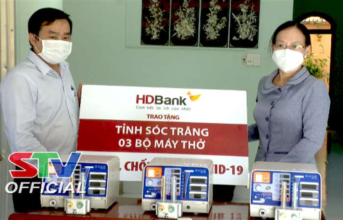 HDBank trao tặng máy thở cho Sở Y tế tỉnh Sóc Trăng