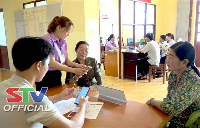 Hiệu quả bước đầu Mô hình nộp hồ sơ thủ tục hành chính trực tuyến ở huyện Mỹ Xuyên
