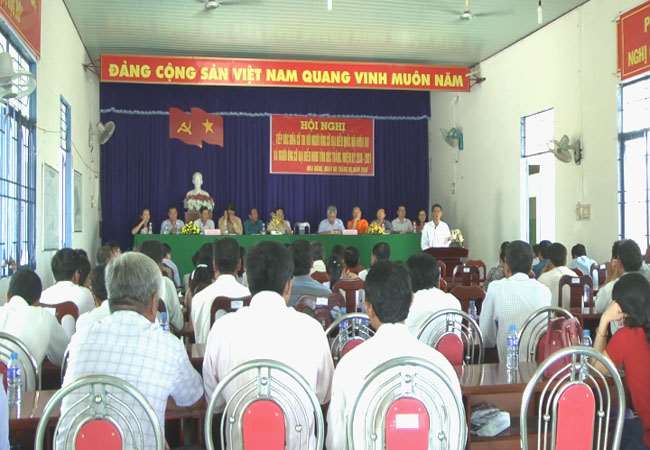  Ứng cử viên ĐBQH khóa 14 và đại biểu HĐND tỉnh tiếp xúc cử tri xã Hòa Đông