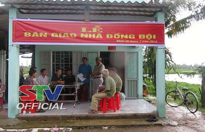 Hội Cựu chiến binh huyện Mỹ Xuyên bàn giao nhà tình nghĩa, nhà đồng đội