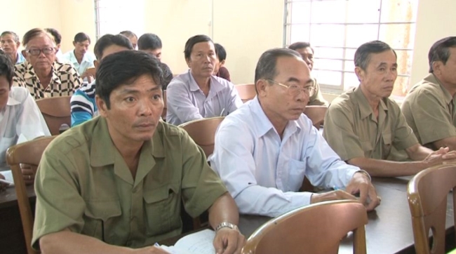 Hội Cựu chiến binh huyện Trần Đề góp sức cho ngày hội toàn dân. 