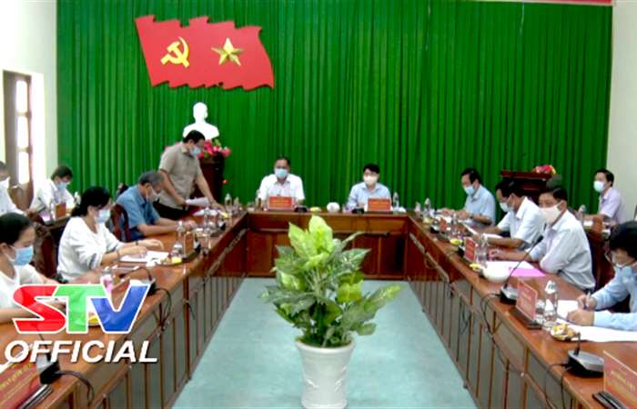 Ban Thường vụ Huyện ủy Cù Lao Dung tổ chức hội nghị mở rộng đánh giá công tác phòng, chống dịch Covid-19.
