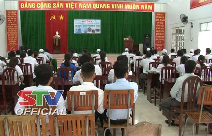 Huyện Trần Đề mít tinh hưởng ứng ngày Môi trường Thế giới 5/6