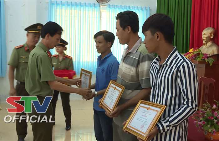 Khen thưởng đột xuất cho 3 cá nhân truy bắt đối tượng trộm xe máy