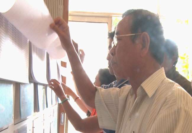 Huyện Trần Đề đẩy mạnh tuyên truyền bầu cử trong vùng đồng bào Khmer. 