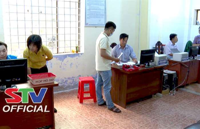 Kiểm tra công vụ đột xuất tại UBND xã Thạnh Thới Thuận và xã Tài Văn, huyện Trần Đề