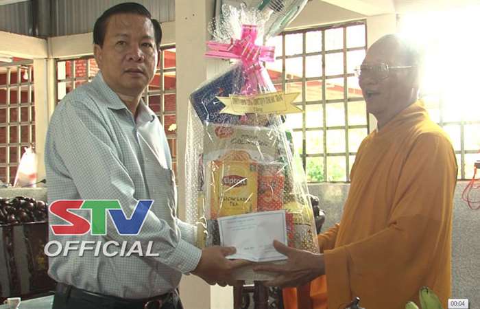 Lãnh đạo Tỉnh ủy chúc mừng Lễ Phật Đản ở các chùa trong tỉnh