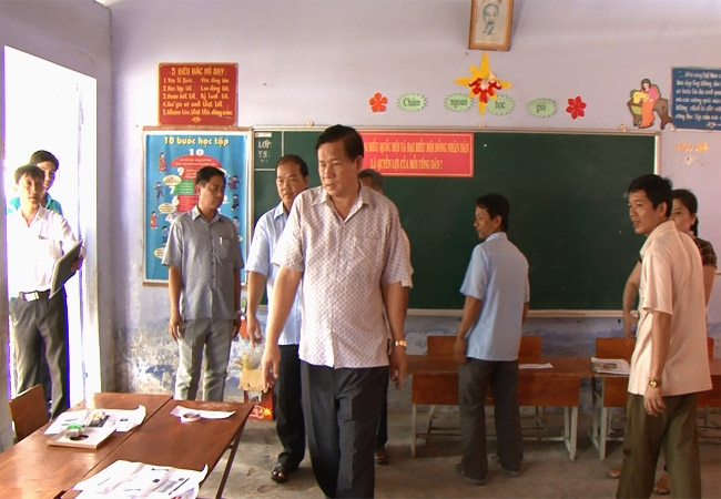 Lãnh đạo Tỉnh ủy kiểm tra công tác chuẩn bị bầu cử tại xã Đại Hải. 