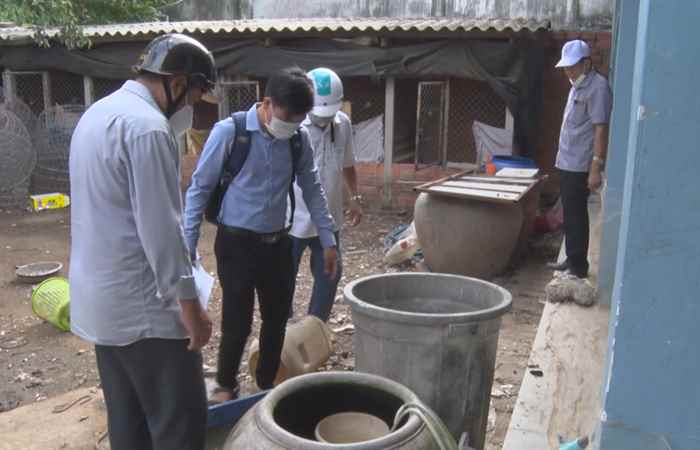 Thị xã Vĩnh Châu kiểm tra công tác diệt lăng quăng tại các xã, phường