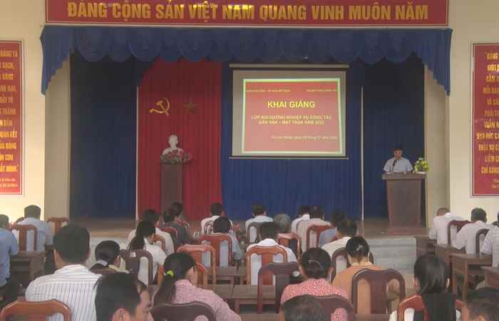 Cù Lao Dung: Bồi dưỡng nghiệp vụ công tác Dân vận, Mặt trận cho cán bộ huyện