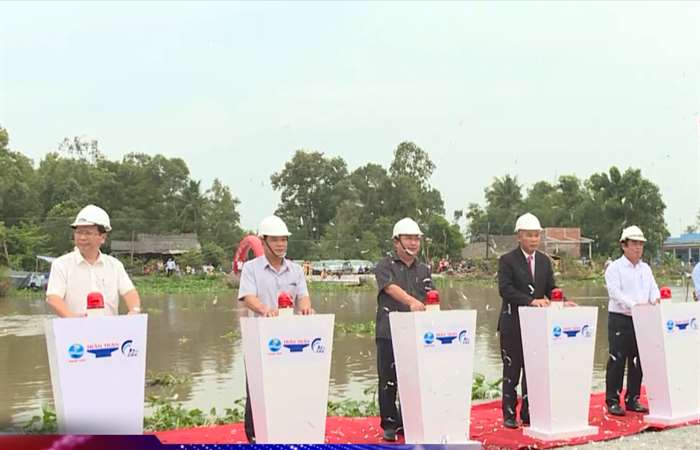 Lễ khởi công xây dựng cống âu thuyền Ninh Qưới huyện Hồng Dân