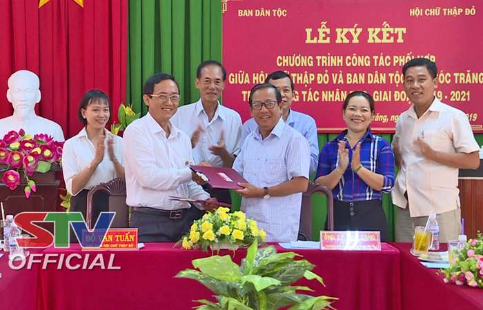 Lễ ký kết công tác phối hợp giữa Ban Dân tộc và Hội Chữ thập đỏ tỉnh Sóc Trăng