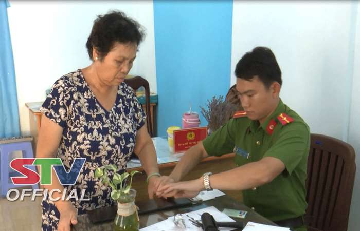 Công an huyện Long Phú đổi và cấp mới trên 14.200 giấy chứng minh nhân dân