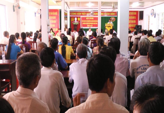 Ứng cử viên ĐBQH và đại biểu HĐND tỉnh tiếp xúc cử tri thị trấn Long Phú, huyện Long Phú. 