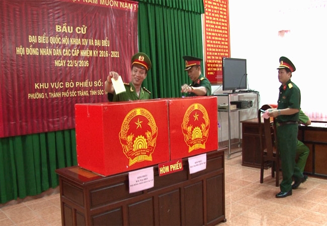 Lực lượng vũ trang thành phố Sóc Trăng tham gia bầu cử 