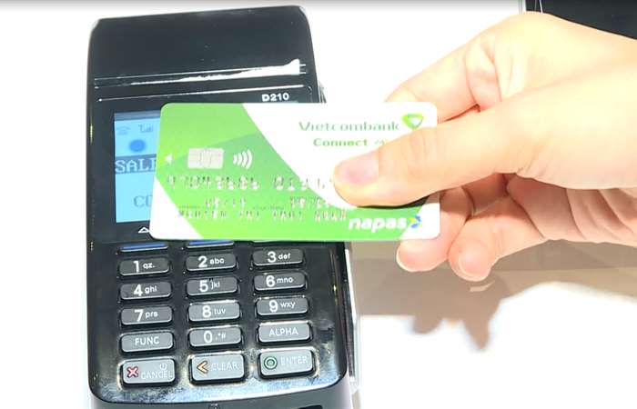 Lưu ý khi đổi và sử dụng thẻ ATM gắn chip