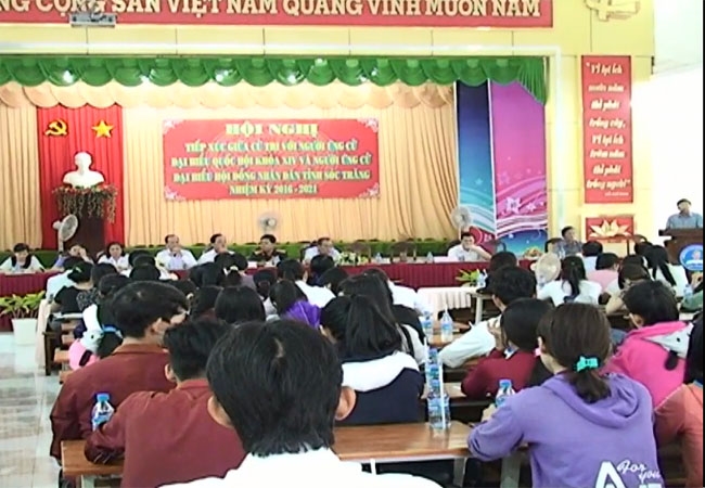  Ứng cử viên ĐBQH và đại biểu HĐND tỉnh tiếp xúc cử tri tại trường Cao đẳng sư phạm Sóc Trăng 